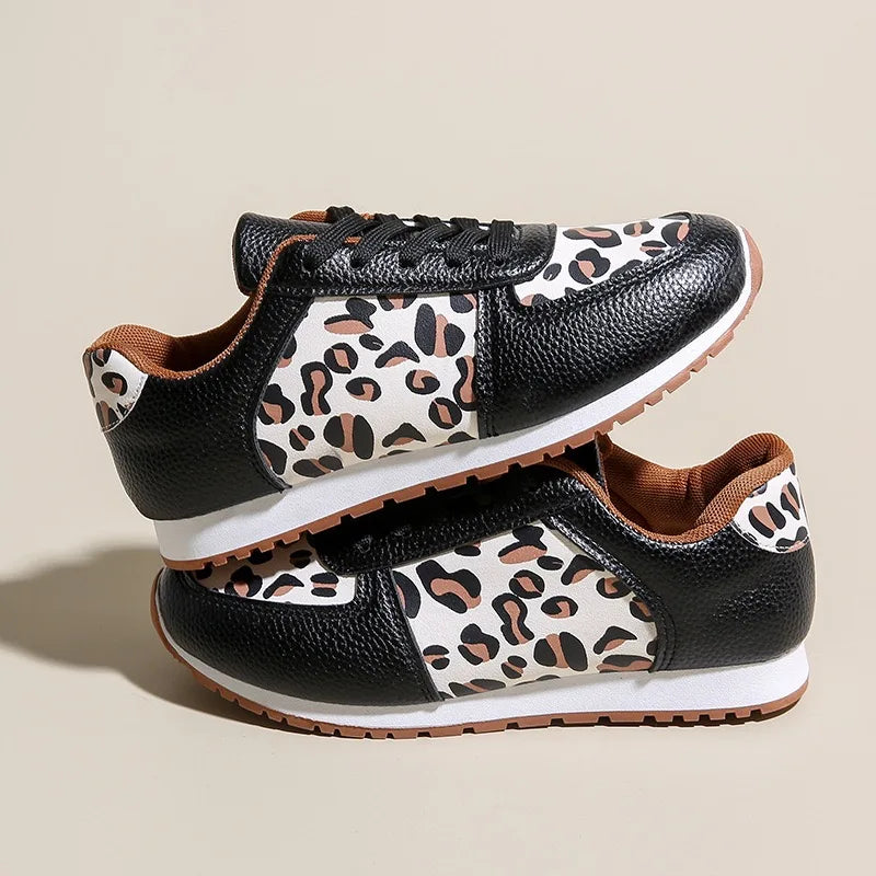 Sneaker aus Leder mit Leopardenmuster
